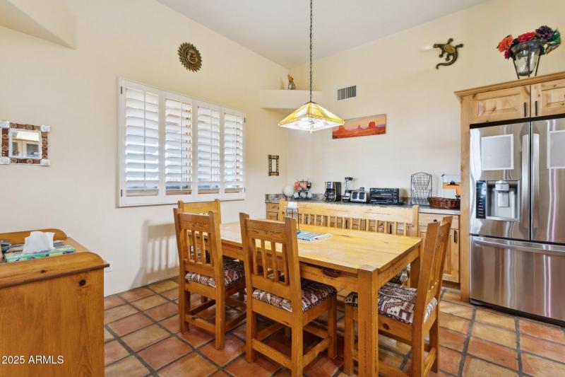 Kitchen Dining Area
