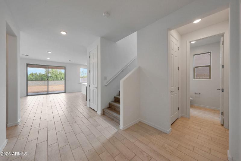 PHX_Landmarke_Lot 1042_Pacific_820_Entry