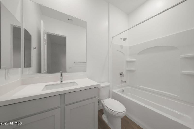 PHX_Landmarke_lot 1187_Mahogany_349_bath