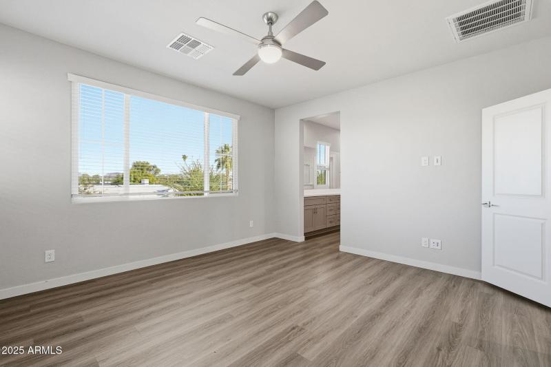 6568 N 15TH DR, Phoenix, AZ 85015