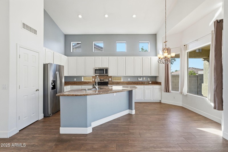 Kitchen with Breakfast nook