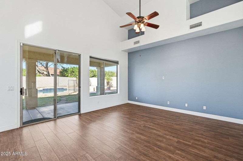 FAmily Rm to Back Patio