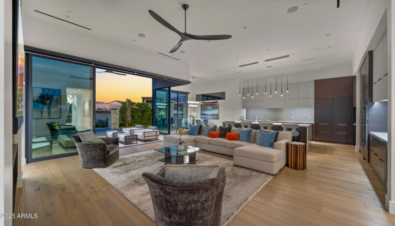 23-web-or-mls-TWILIGHT10