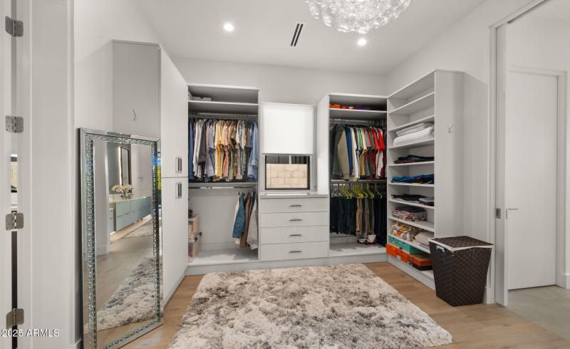 56-web-or-mls-Primary Bedroom1