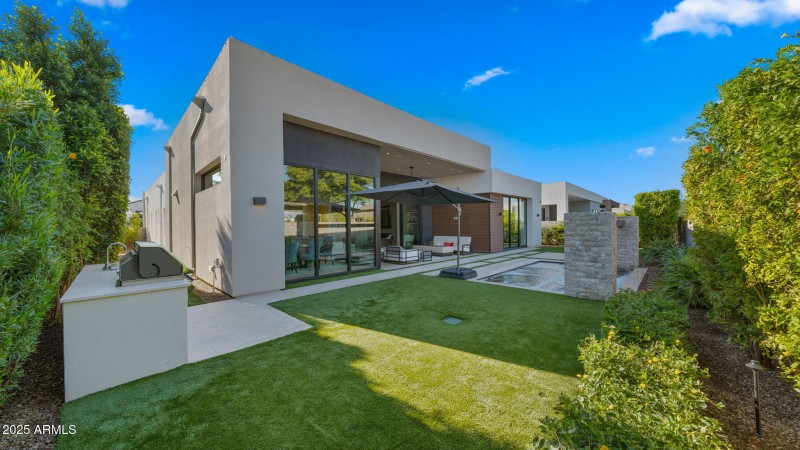 76-web-or-mls-Backyard1