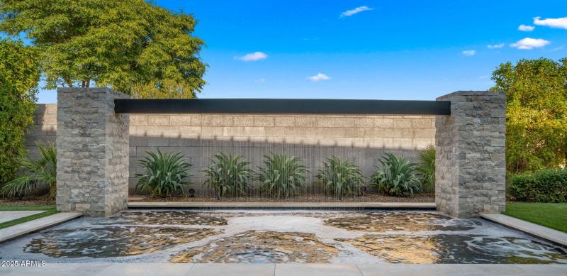 81-web-or-mls-Backyard8