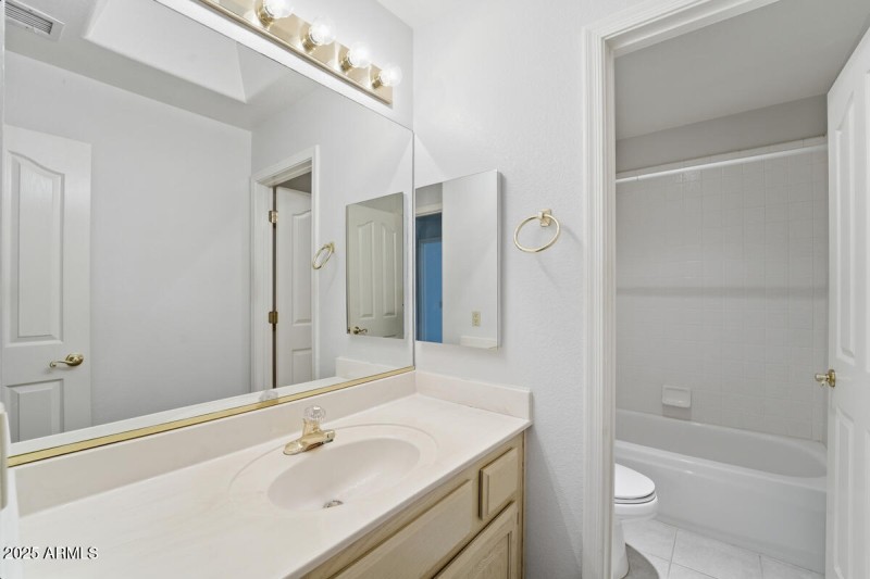 10545 E Halley Dr, Sun Lakes-38