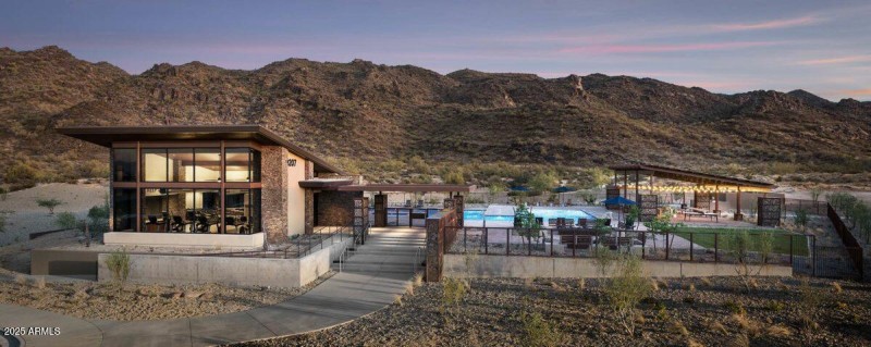 Avance-Amenity-Building-And-Pool-The-Loo