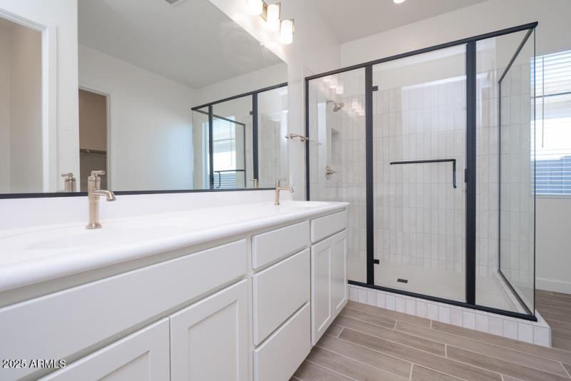 Tri Pointe Terraza 109 - Primary Bathroo