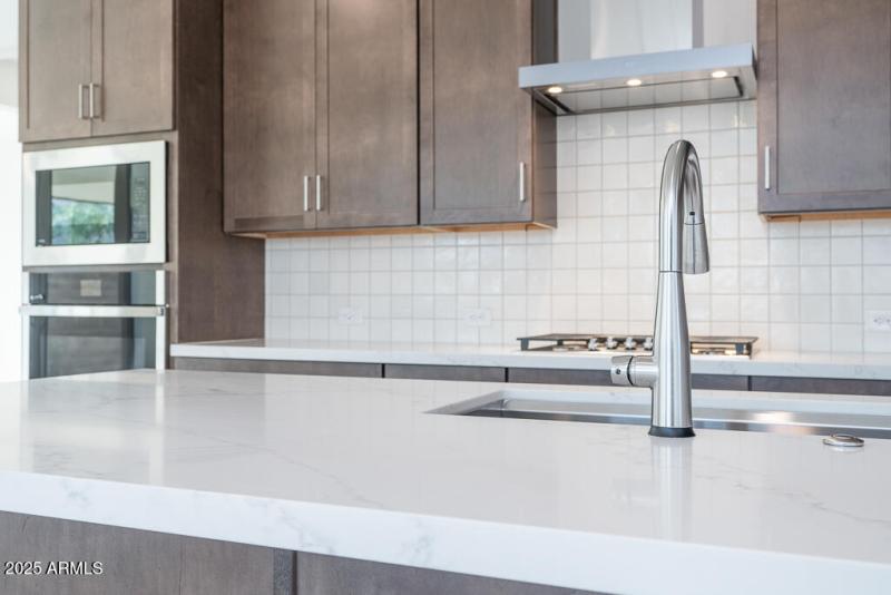 Tri Pointe Waterston Central 110 - Kitch