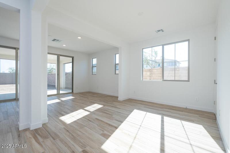 Tri Pointe Waterston Central 110 - Offic