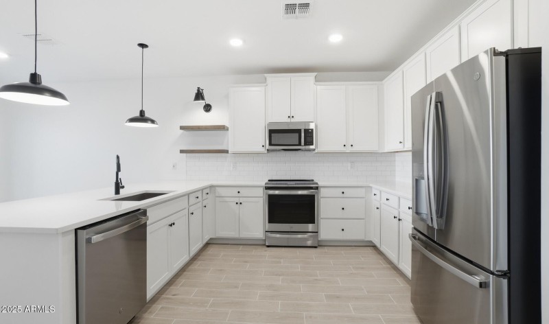 MR Lot #5 Kitchen (5) (Large)