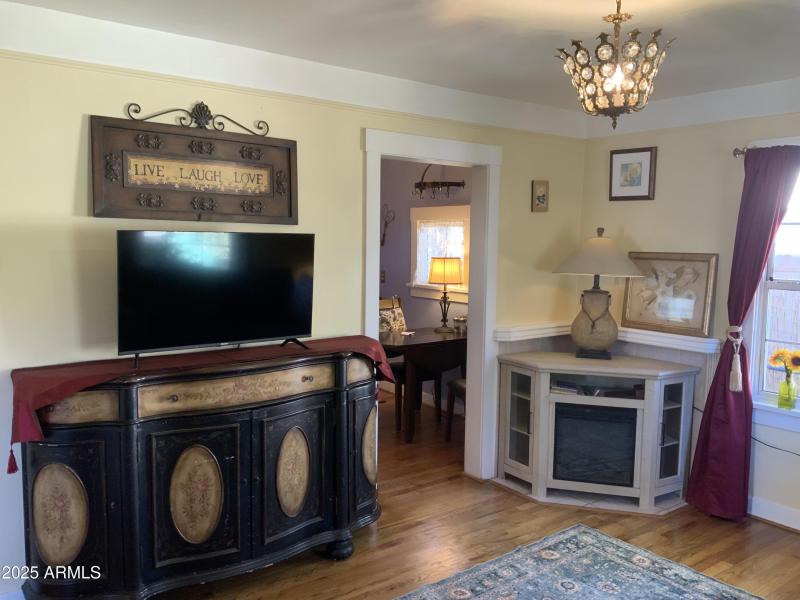 22E90B91-2DDC-4B7A-BE11-411CEFC1914C