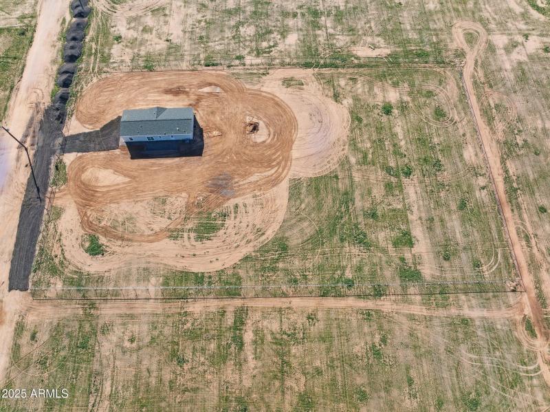 42-web-or-mls-18110-n-amelia-dr