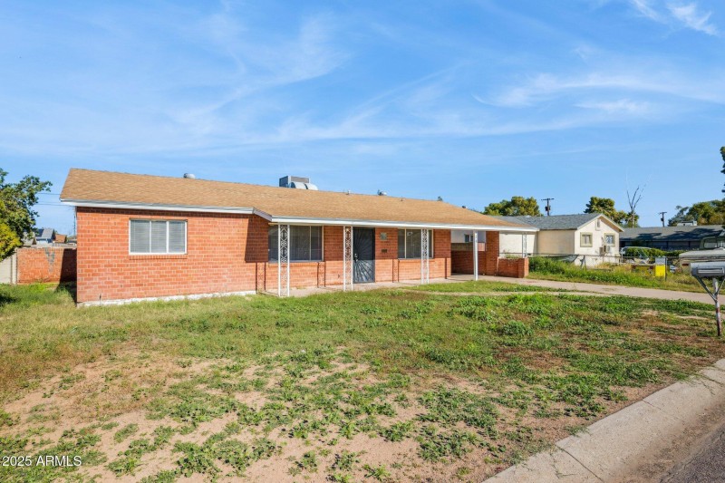 3-web-or-mls-528-e-laurel-dr