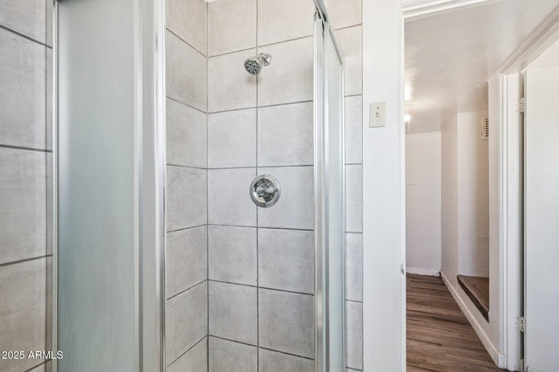 21-web-or-mls-528-e-laurel-dr