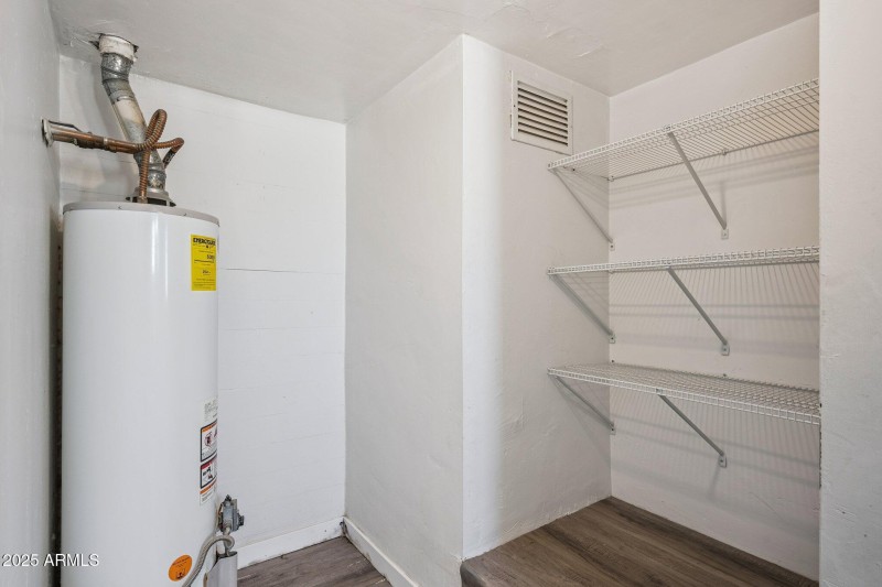 24-web-or-mls-528-e-laurel-dr