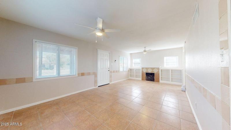 2224-N-24th-Pl-12032025_221437