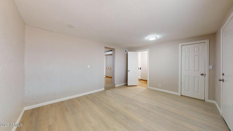 2224-N-24th-Pl-12032025_222256