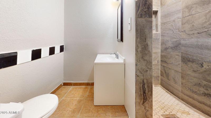 2224-N-24th-Pl-Bathroom 1