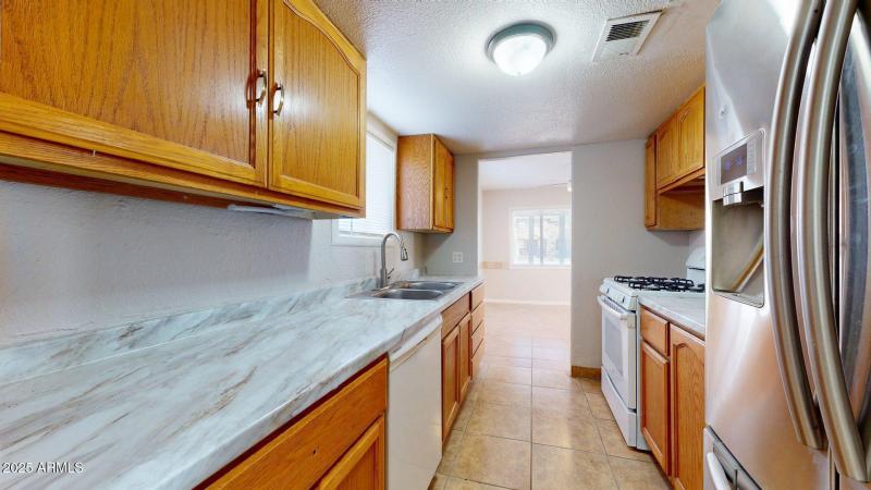 2224-N-24th-Pl-12032025_221701