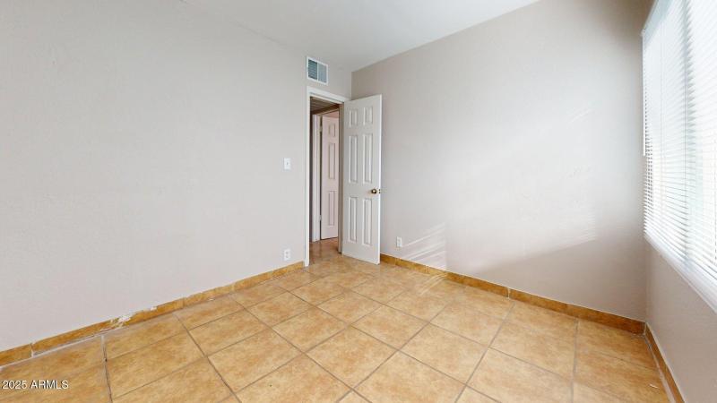 2224-N-24th-Pl-Bedroom