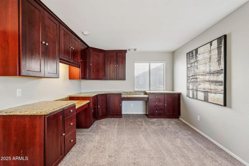 29-web-or-mls-N 63rd Dr-S0412-029