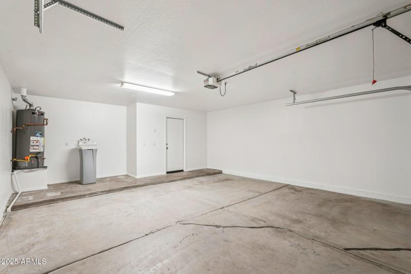 42-web-or-mls-N 63rd Dr-S0412-042