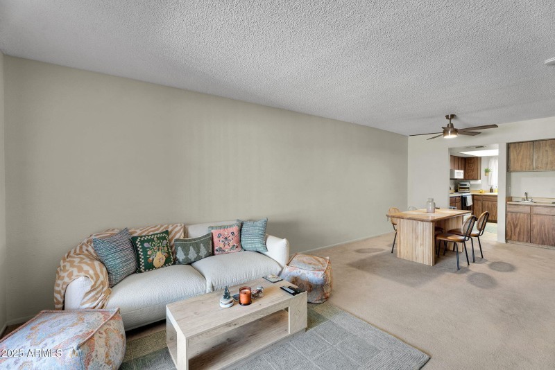 3-web-or-mls-10828 N Bailtmore Dr 233-5