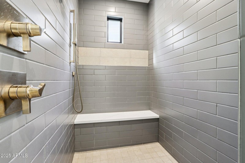 38-web-or-mls-N Cave Creek Rd 1037-S0412