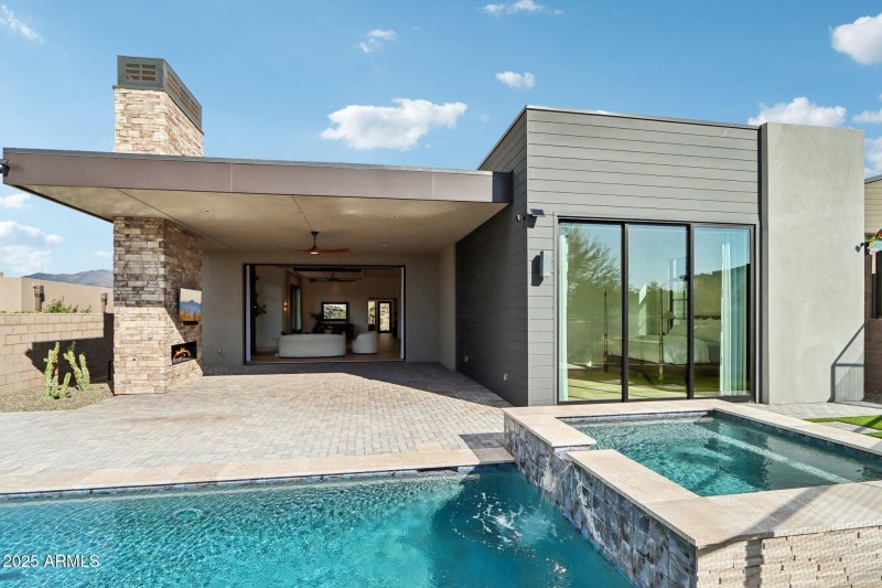 59-web-or-mls-N Cave Creek Rd 1037-S0412