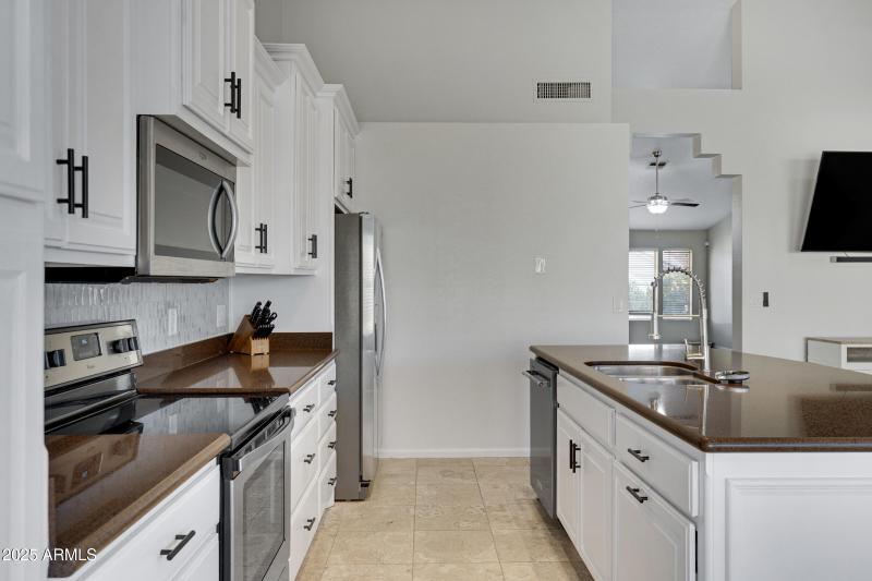 3834 E Windsong Dr-16