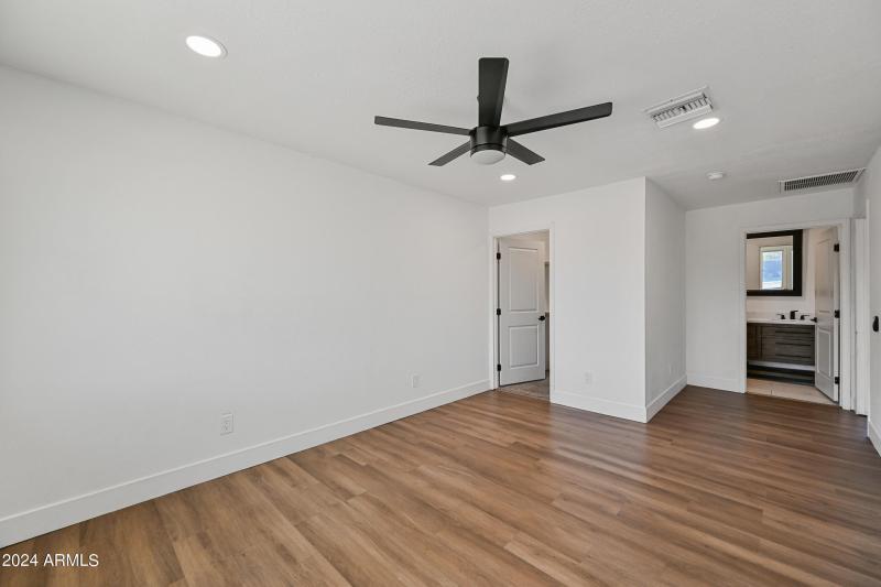 11-732EVDCD-ocupix-F