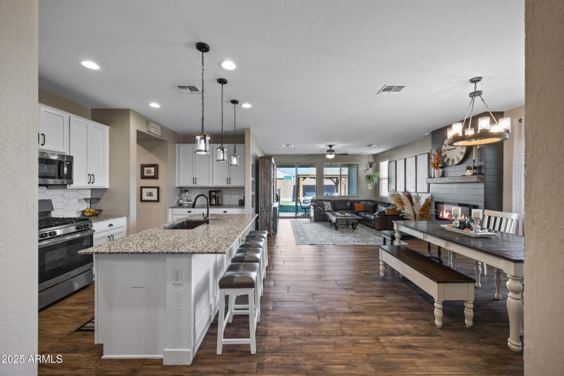 18244 W Vista Norte St-8