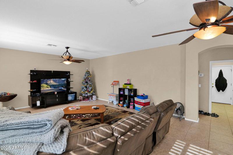 32-web-or-mls-P1383087