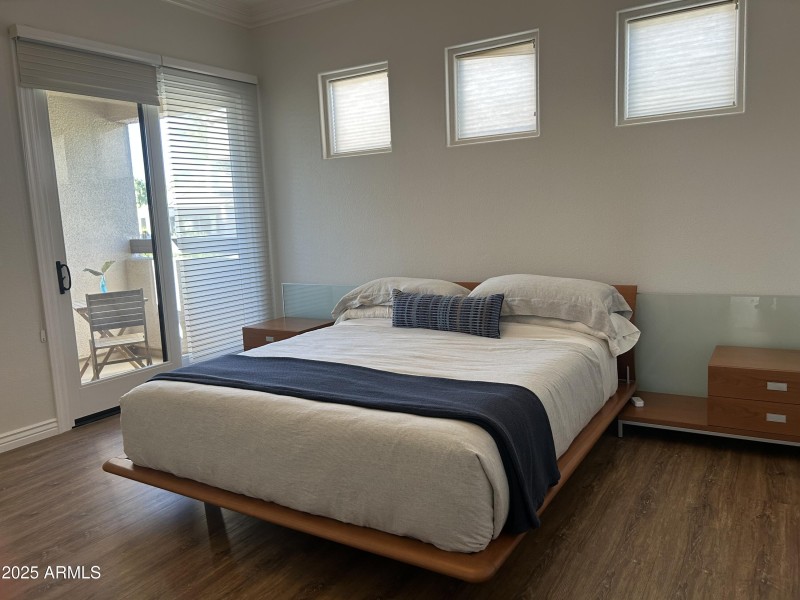 MASTER BEDROOM W CAL KING