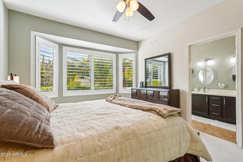 30-web-or-mls-N Wasson Peak Dr-S2411-028