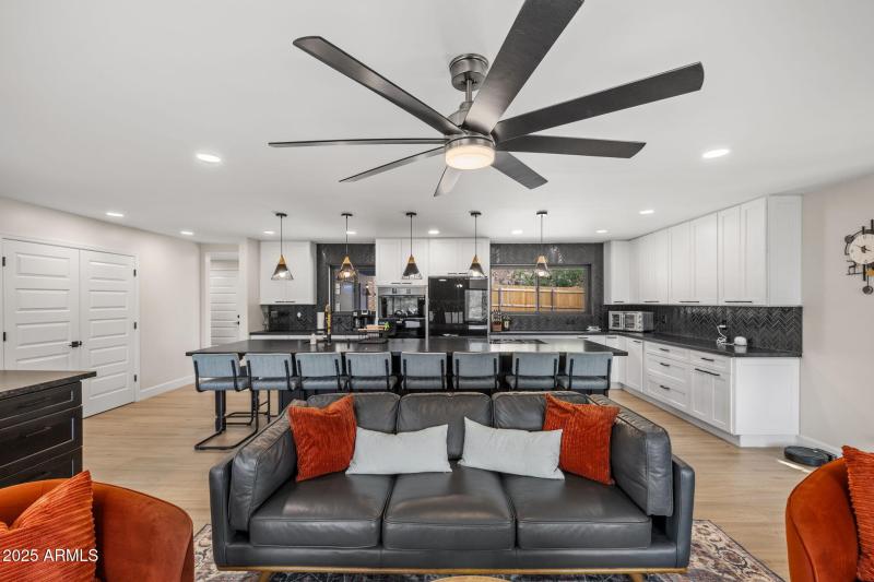 42-web-or-mls-6C1A3600