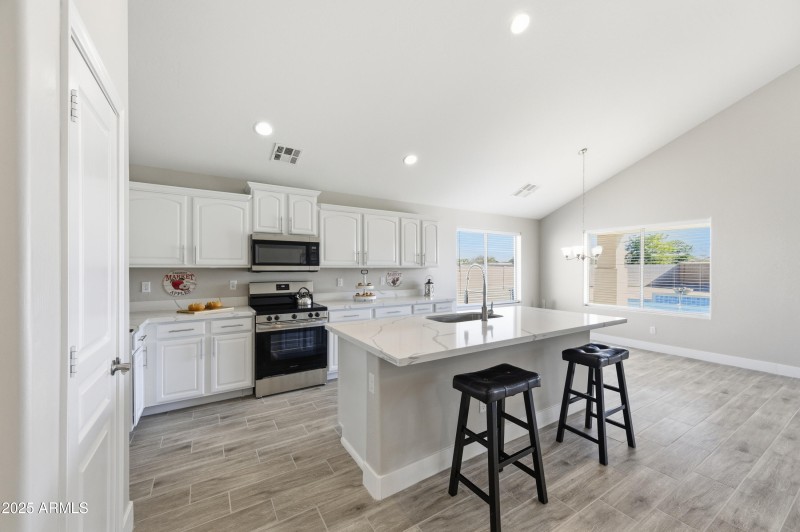 18575 N Miller Way-8