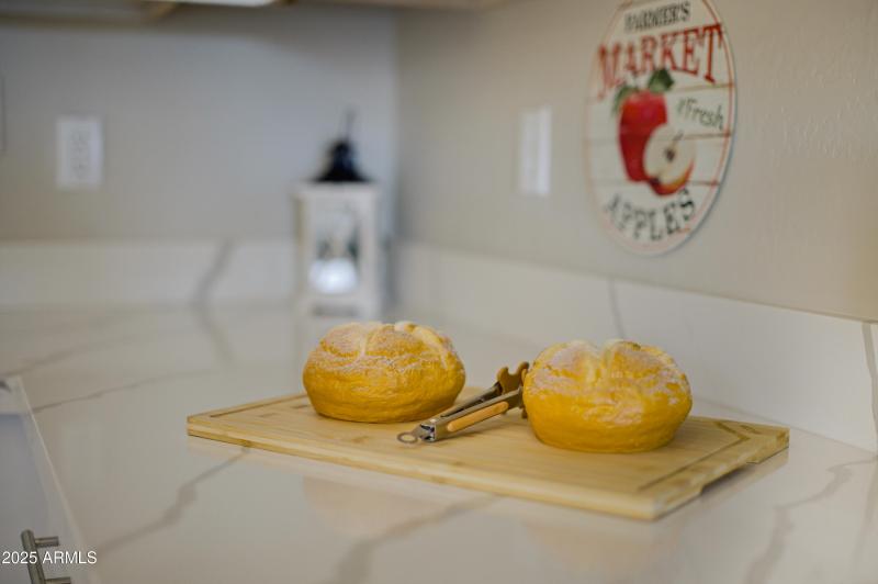 18575 N Miller Way-9