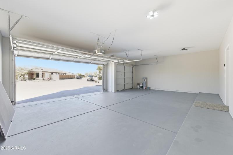 18575 N Miller Way-44