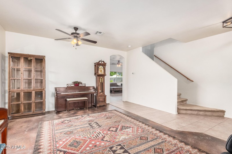 Front living & DIning