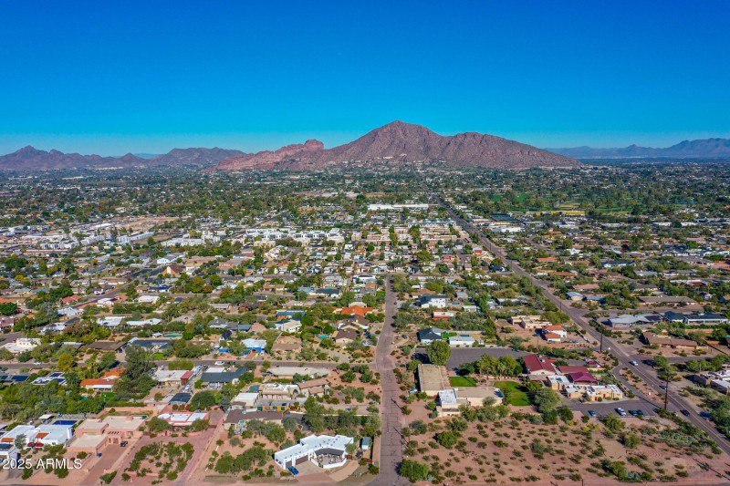 13-Drone-Camelback-Mountain-(1)