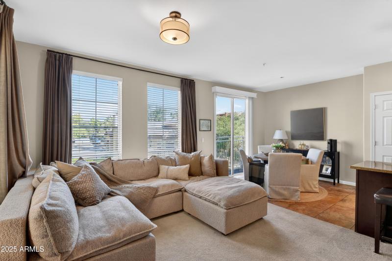 07_1920_E_Bell_Rd_Phoenix_AZ_85022-Livin