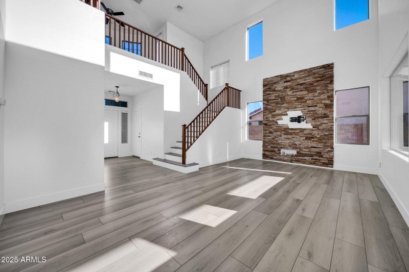 16529 W Saguaro Ln-7