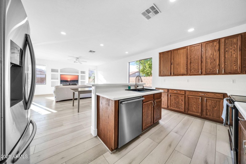 16529 W Saguaro Ln-19