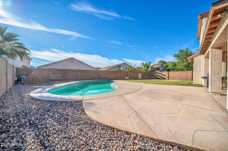 16529 W Saguaro Ln-48