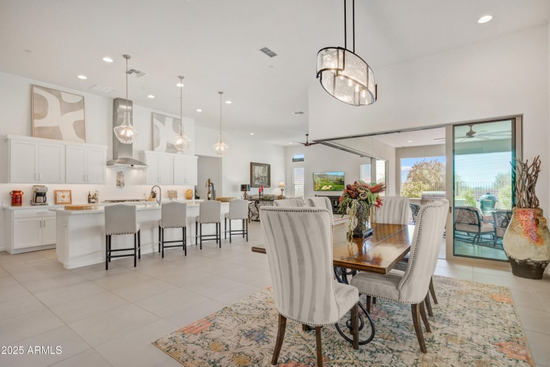 007_Dining Room To Kitchen