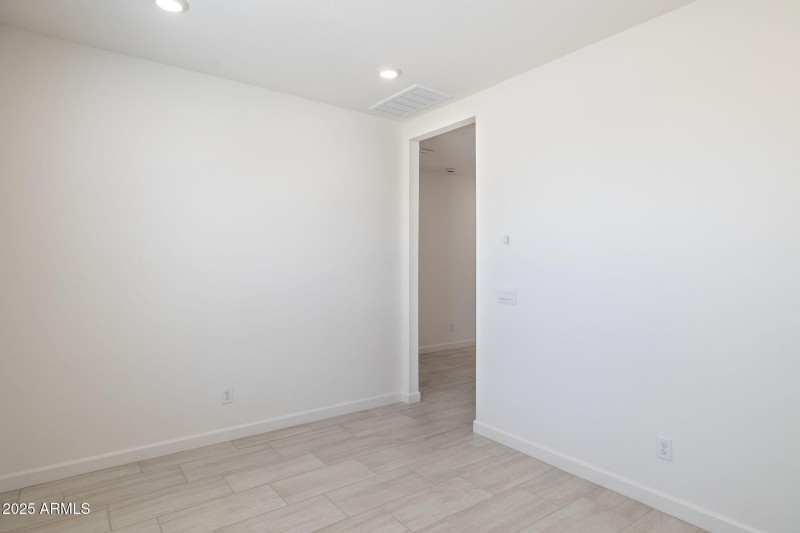 20-web-or-mls-17645-w-hatcher-rd-91-zanj