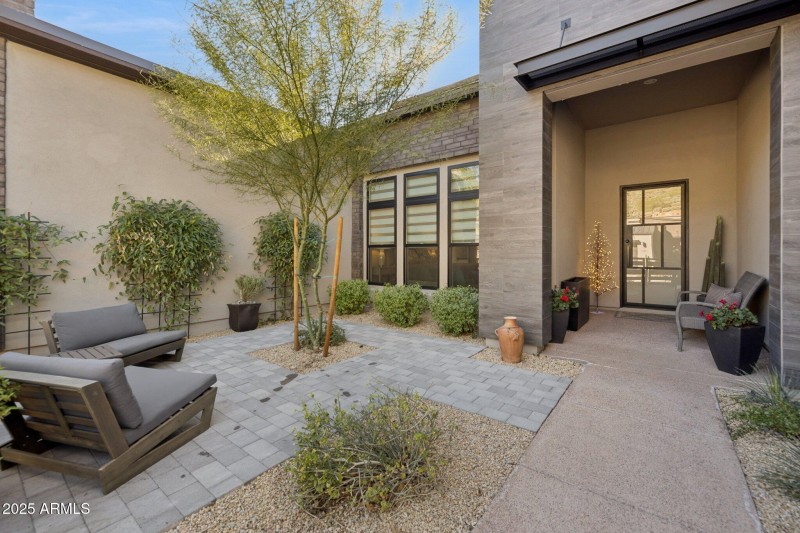 4-web-or-mls-14530-e-adero-canyon-dr